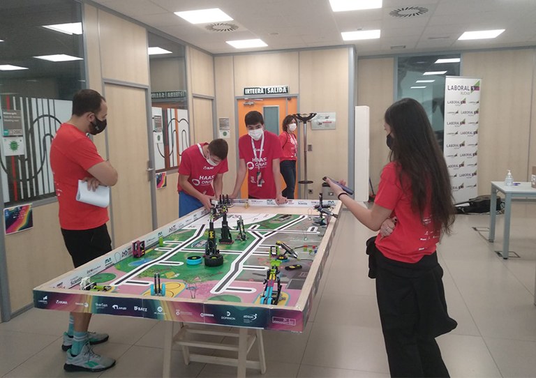 El Equipo Que Patrocina Ulma Gana Premio En First Lego League Begira