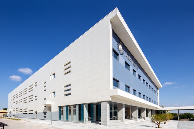 A clean, simple and durable facade for the San Juan de Dios Centre in Ciempozuelos, Madrid