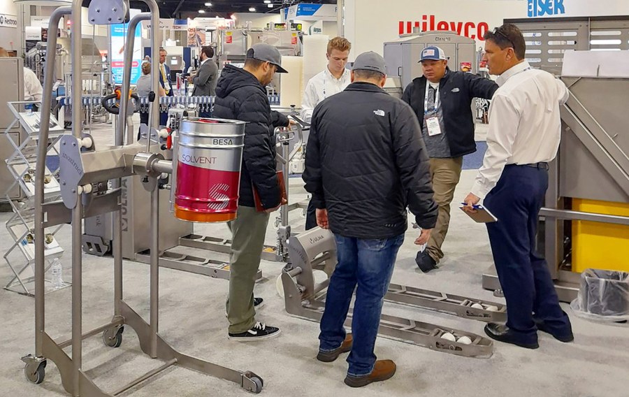 Inoxtruck's hygienic solutions generate a lot of interest at the IPPE fair in Atlanta.