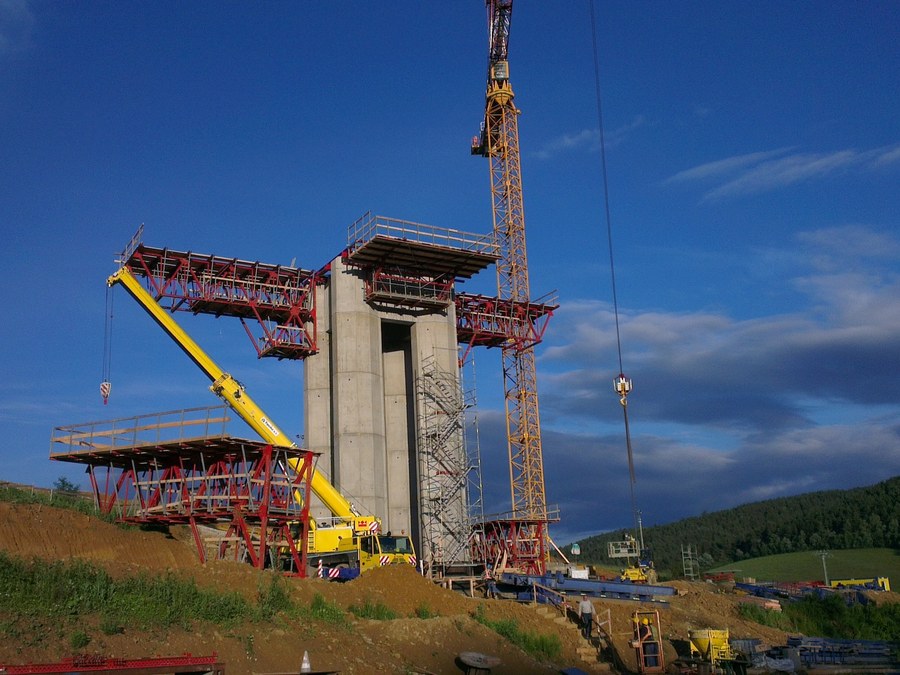 ULMA Construction MK Technology demonstrates its possibilities:  Bridge at Km 81.1, D1 Motorway, Bertotovce, Slovakian Republic
