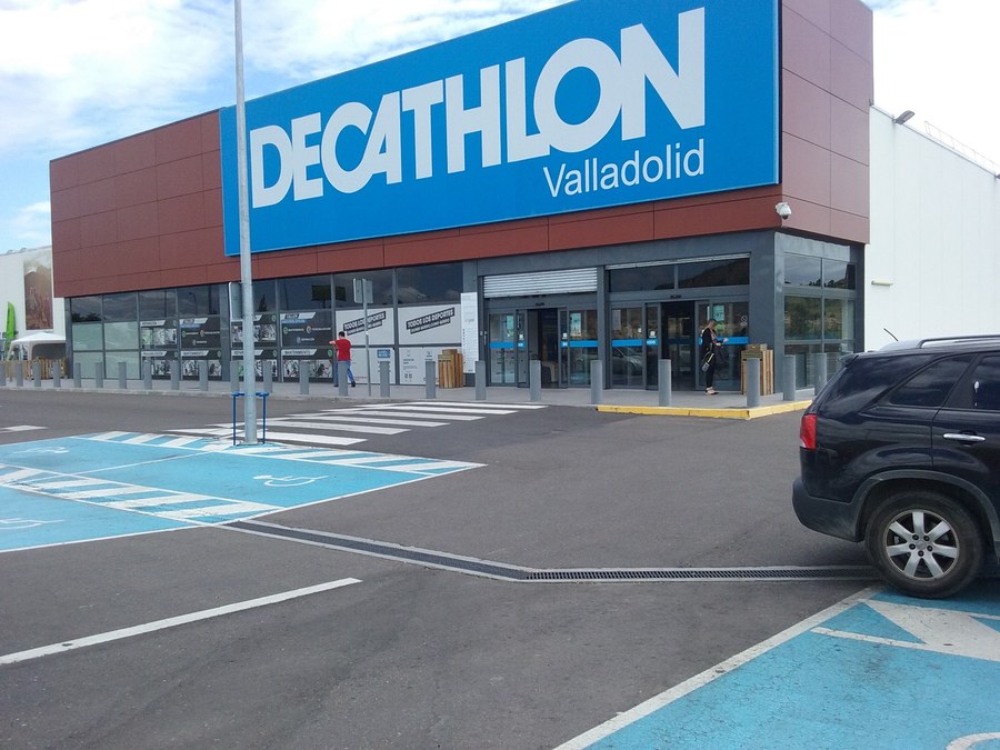 ULMA drainage channels at Decathlon's 100th store