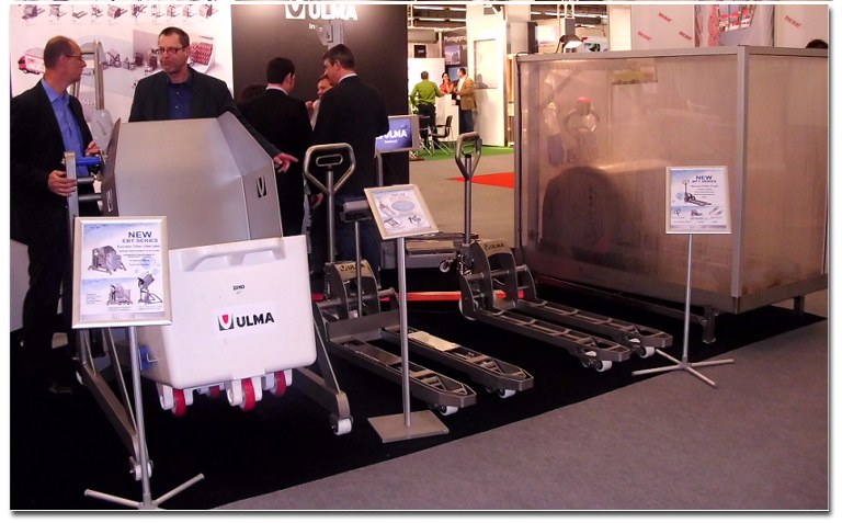 ULMA Inoxtruck presents its specialist clean room equipment at IFFA 2013 and holds its international sales network convention.