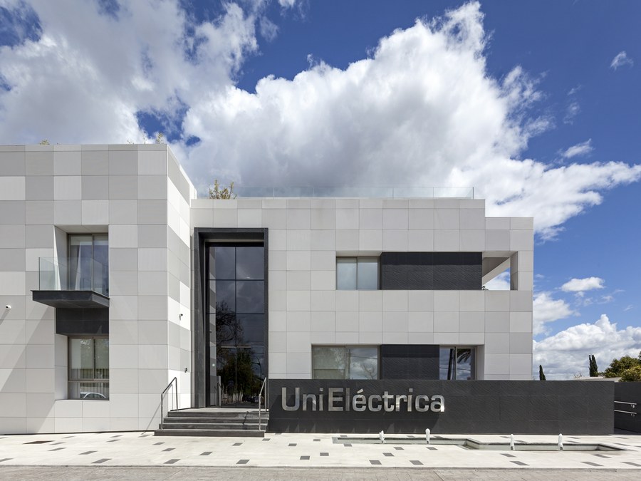 ULMA polymer concrete ventilated facade in the new national UniEléctrica headquarters, Córdoba