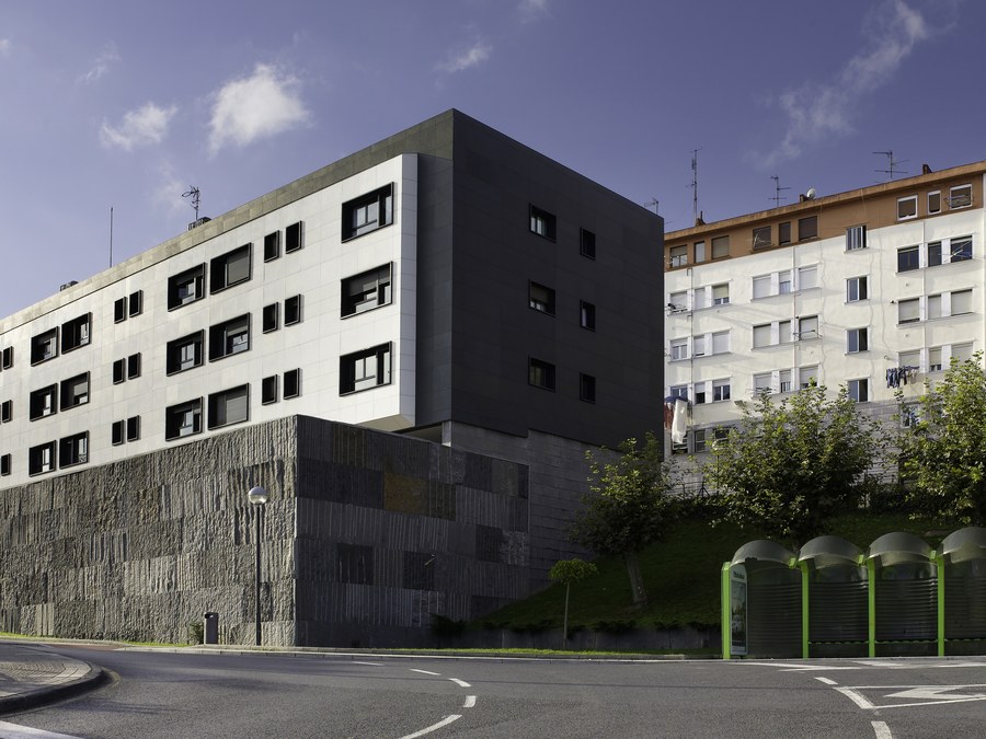 ULMA ventilated facades in new San Juan de Rompeolas properties