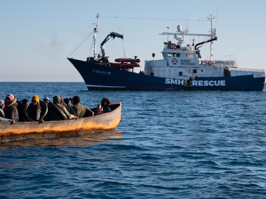 Charla y exposición en ULMA sobre la crisis humanitaria en el Mediterráneo