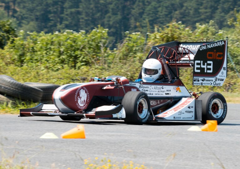 El Grupo ULMA patrocina el vehículo Tecnun eRacing para la Formula Student
