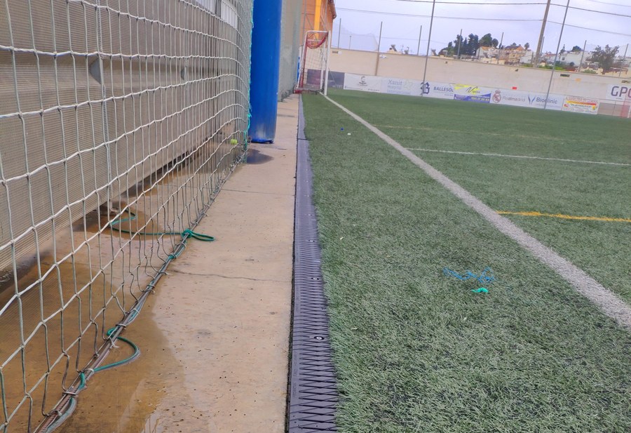 Más de 11.000 Rejillas especiales ULMA en 24 campos de fútbol de Málaga
