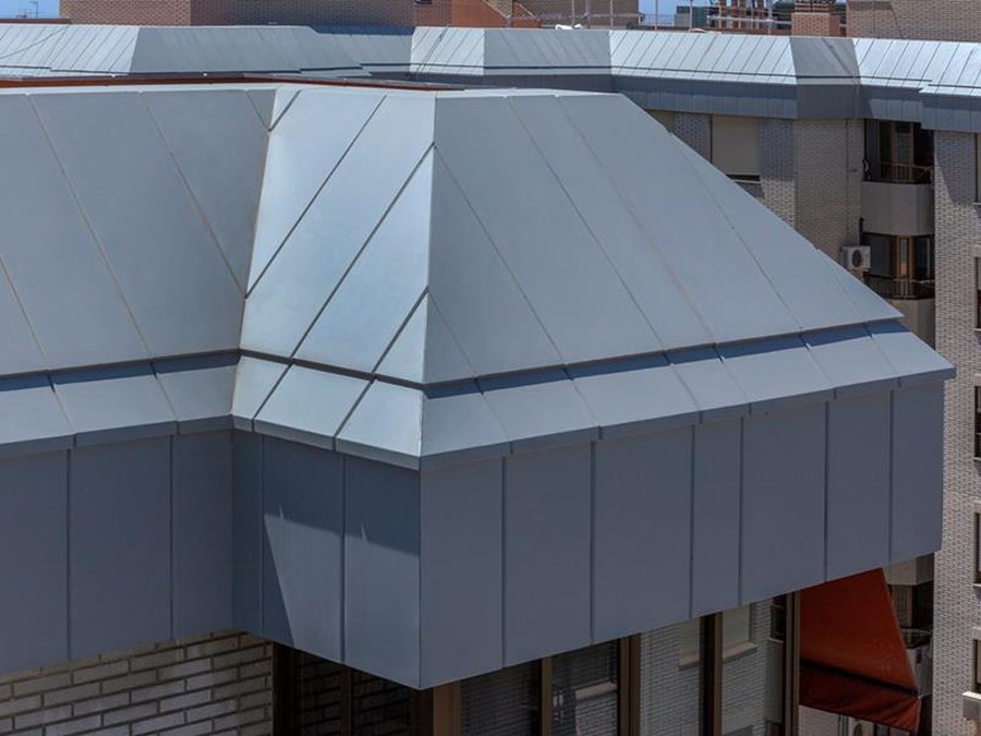 Precisión y durabilidad en la rehabilitación del edificio Maristas de Alicante