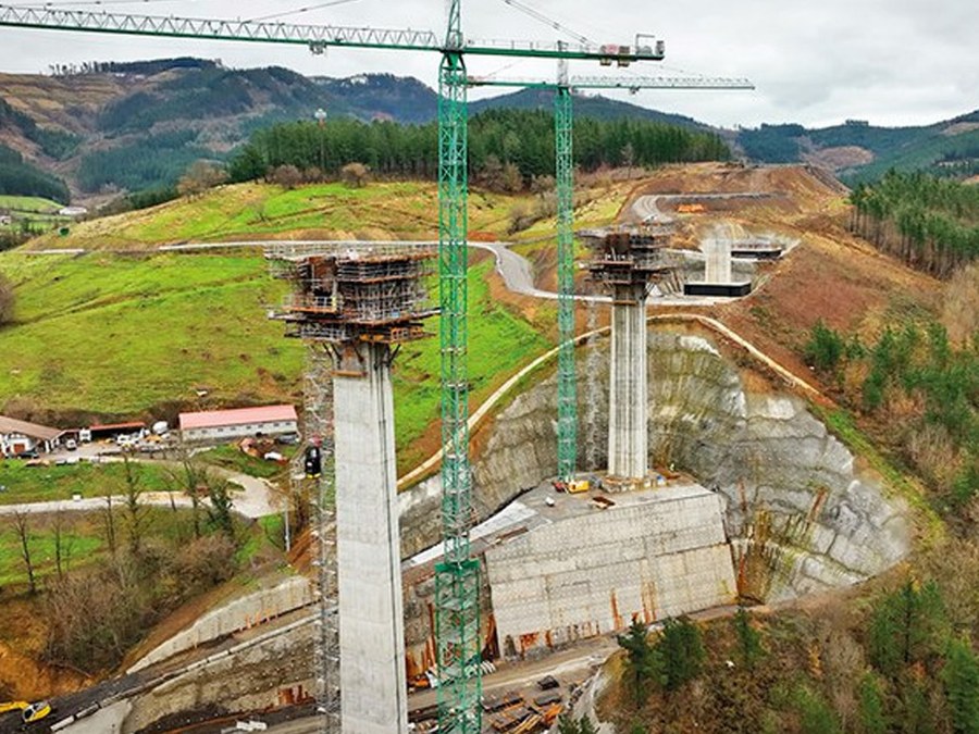 Reutilización del material al máximo y reducción del plazo de ejecución en el viaducto de Zumelegi
