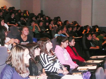 El Grupo ULMA organiza sesiones de cine reflexivo para jóvenes adolescentes