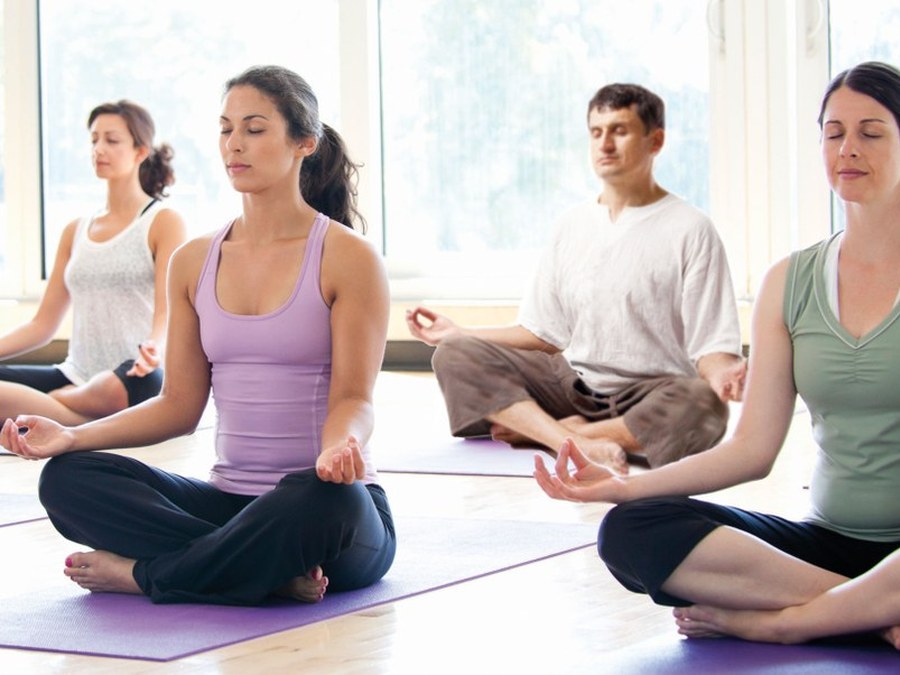 Yoga, Pilates eta Hipopresiboak: zure ondoizatea bultzatzeko behin betiko bultzada 2026an